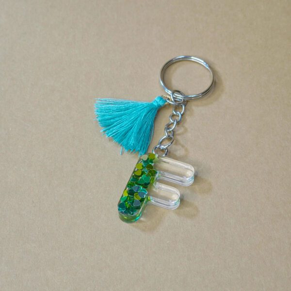 Inicijal F privjesak za ključeve