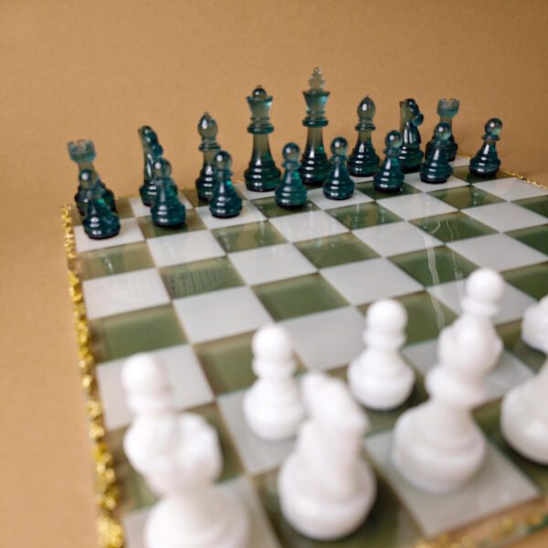 Unikatni šah od smole